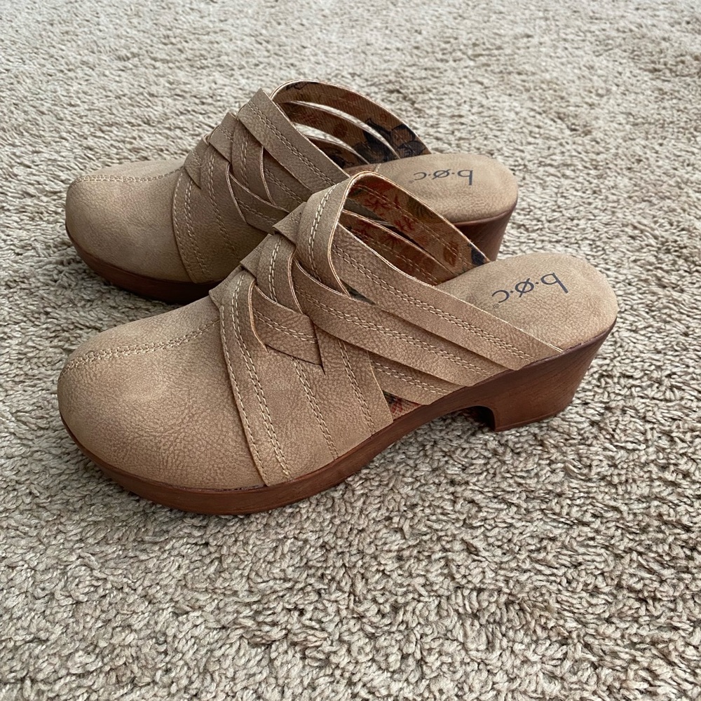 Women’s shoes NWOT